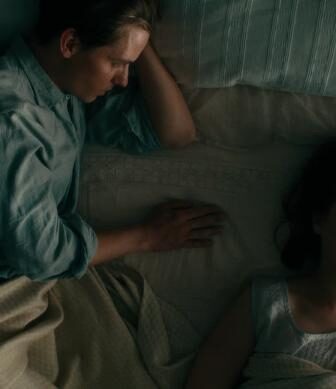 فيلم الرومانسية Never Look Away 2018 مترجم لا تنظر بعيدا