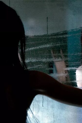 فيلم Look Away 2018 مترجم