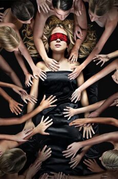 فيلم Escaping the NXIVM Cult 2019 مترجم