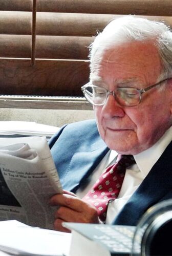 فيلم Becoming Warren Buffett 2017 مترجم