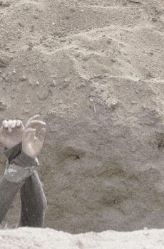 فيلم Valley of Ditches 2017 مترجم