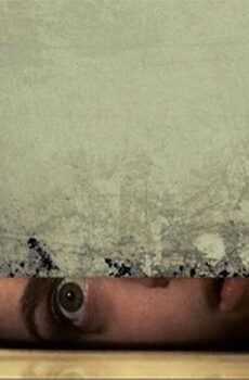 فيلم Estranged 2015 مترجم