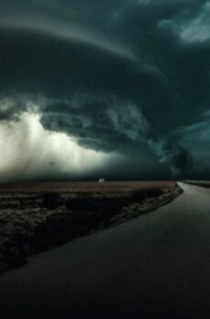 فيلم The Twister: Caught in the Storm 2025 مترجم