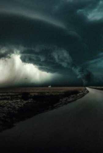 فيلم The Twister: Caught in the Storm 2025 مترجم