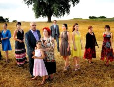 مسلسل الاوراق المتساقطة الحلقة 1 مترجم