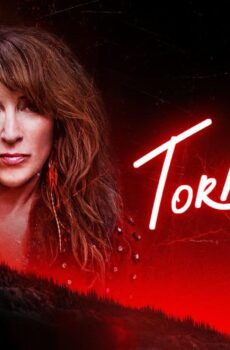 فيلم Torn Hearts 2022 مترجم